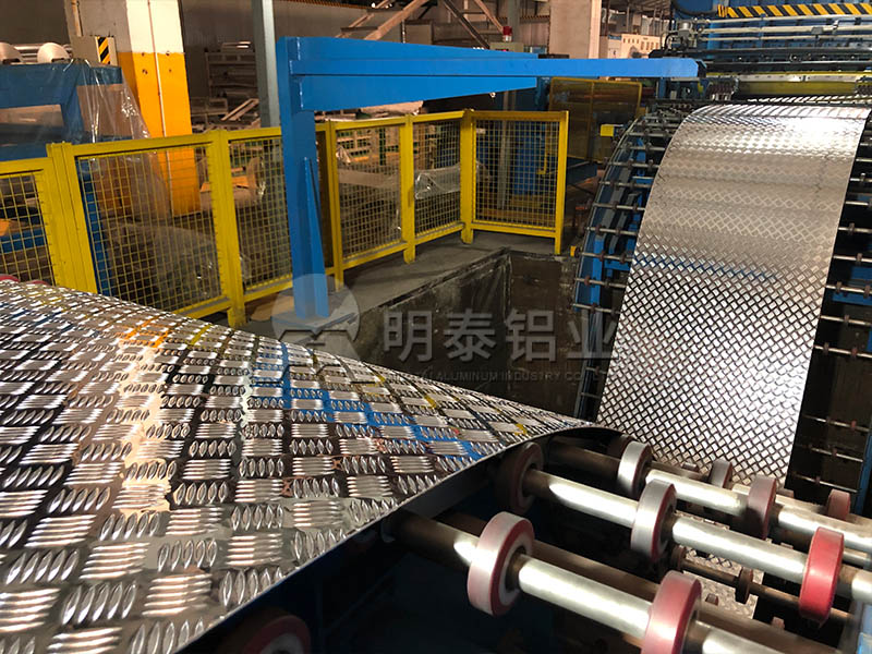 5052花紋鋁板價(jià)格-小五條筋5052h114花紋鋁板廠家直供