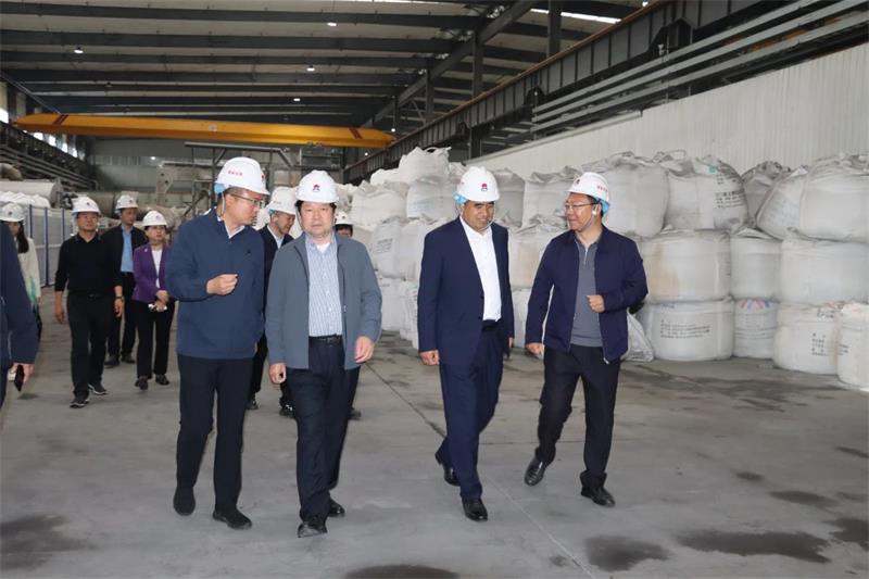 省人大環(huán)資委副主任吳忠華帶隊(duì)蒞臨明泰鋁業(yè)開(kāi)展立法調(diào)研