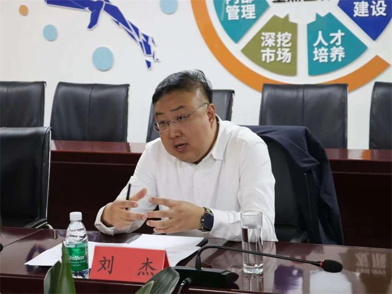 中國(guó)有色金屬工業(yè)協(xié)會(huì)黨委副書(shū)記范順科一行蒞臨明泰鋁業(yè)調(diào)研