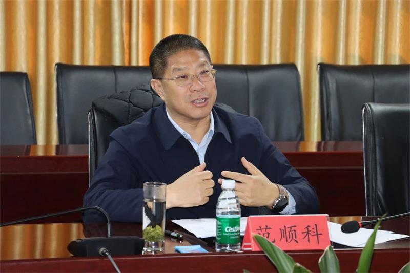 中國(guó)有色金屬工業(yè)協(xié)會(huì)黨委副書(shū)記范順科一行蒞臨明泰鋁業(yè)調(diào)研